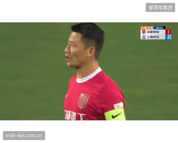 韦世豪在边路的犀利突破是成都蓉城的重要武器，有效撕扯对手防线。